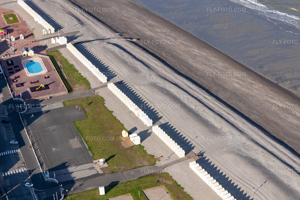 Aerial view: Sandy beach landscape on the coast of the English Channel in Cayeux-sur-Mer in the state Somme, France.Photo: IMG_70923.jpg taken on 08/24/2014 by Werner Riehm/FLY-FOTO.comResolution of the original: 4752 x 3168 px