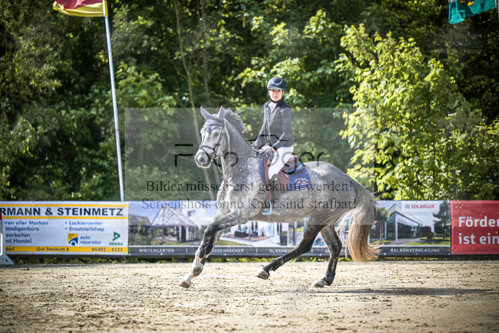DOS_8034 | Entdecke hochwertige Reitturnierfotos von Foto Oger. Professionell, emotional und authentisch – jetzt Lieblingsmomente im Shop bestellen. - Realisiert mit Pictrs.com