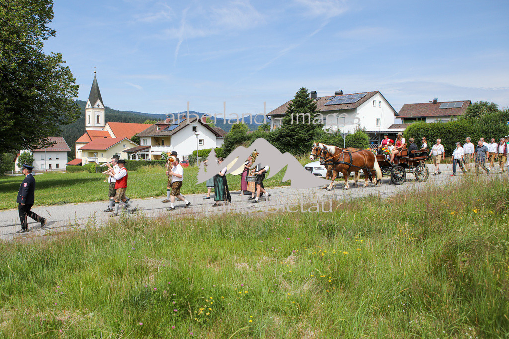 OE7A0470 | Festzug nach dem Feldgottesdienst um das Dorf Ludwigsthal