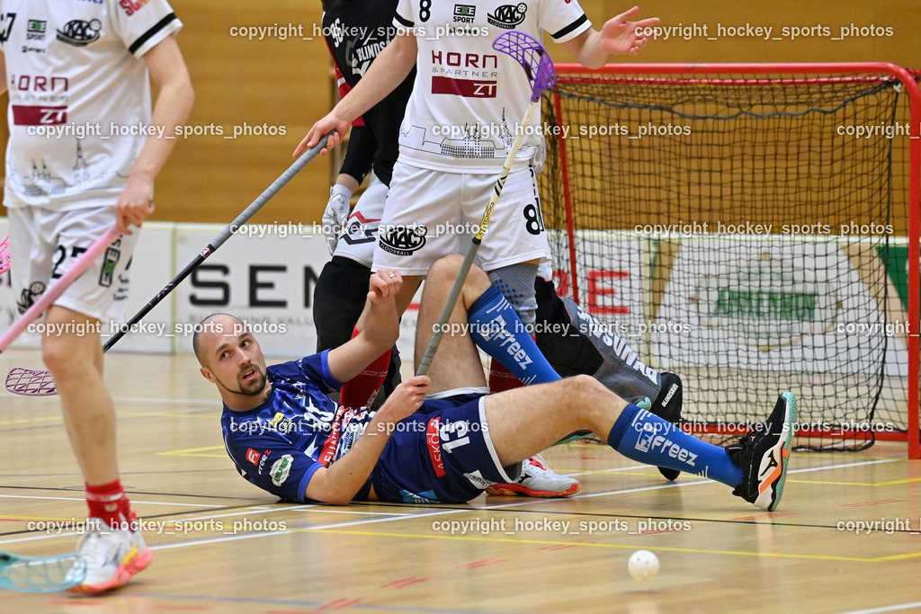 VSV Unihockey vs. KAC Floorball | #13 Jan Sláma VSV Unihockey, #8 Alexander Apold KAC Floorball, VSV Unihockey vs. KAC Floorball, VSV Unihockey vs. KAC Floorball am 28.03.2026 in Villach (Ballspielhalle St. Martin), Austria, (Photo by Bernd Stefan)