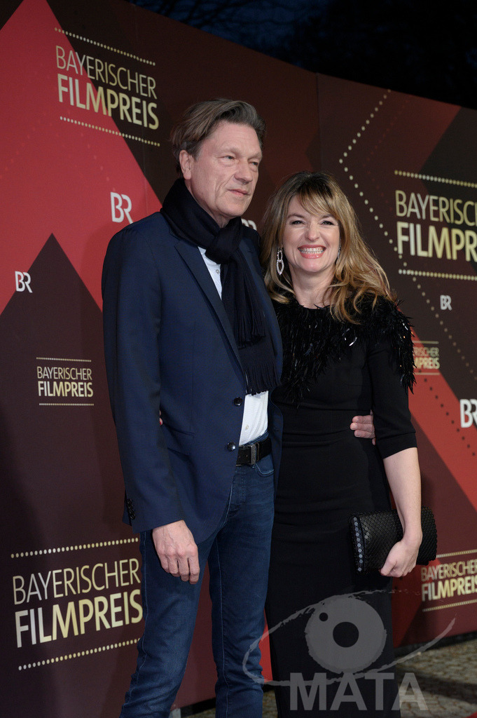 _DWI4631 | Roland Suso Richter und Ina Paule Klink (Deutsche Schauspielerin und Sängerin) bei der Verleihung des 47. Bayerischen Filmpreises 2026  im Prinzregententheater. München, Deutschland. Der Bayerische Filmpreis wird seit 1979 von der Bayerischen Staatsregierung verliehen, um die Bedeutung des Kinofilms als Kulturgut herauszustellen - Realisiert mit Pictrs.com