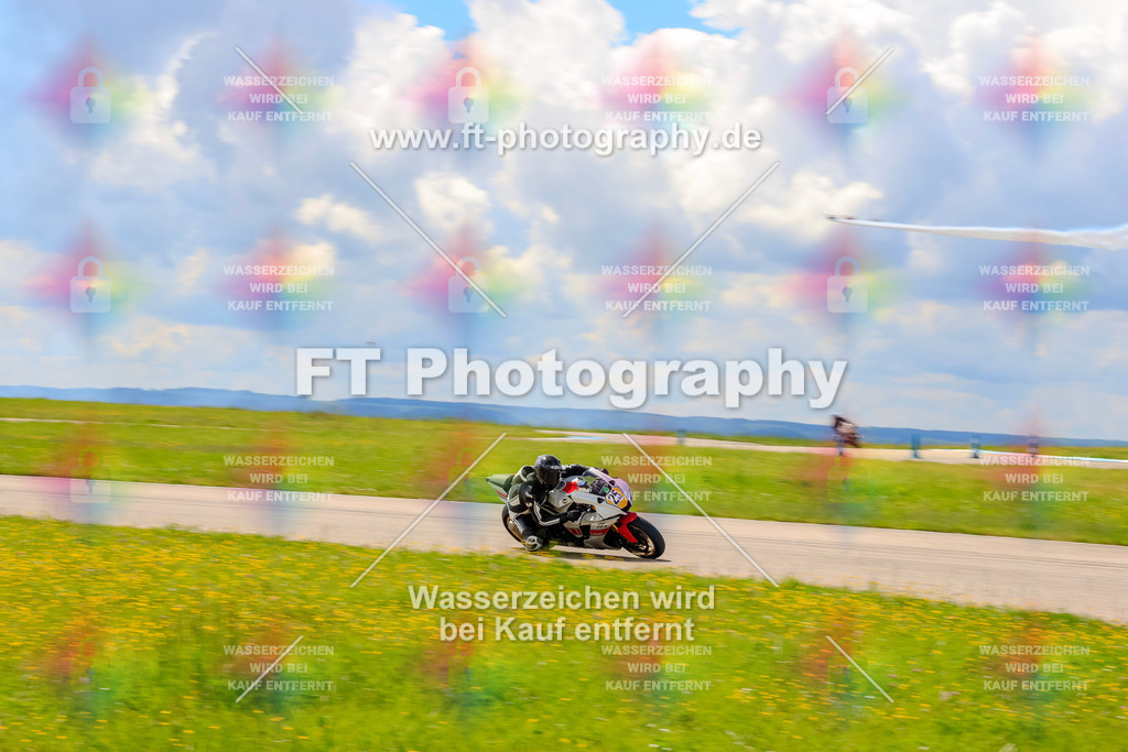 MotoTeam-0528 | Hier findet Ihr Bilder von Touristenfahrten auf der Nürburgring Nordschleife oder von anderen Veranstaltungen die ich besucht habe. Viel Spass beim Durch Schauen 