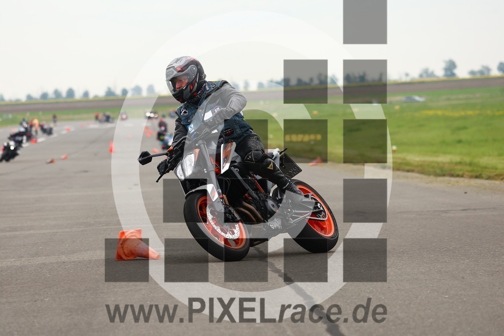0075-20260509_00126 | Schöne Erinnerungen an spannende Momente - das festzuhalten ist unser Job. PIXELrace.de ist seit 2003 auf den Rennstrecken Europas unterwegs um die Action draußen beim Fahren und die wunderbare Stimmung imm Fahrerlager für euch einzufangen.