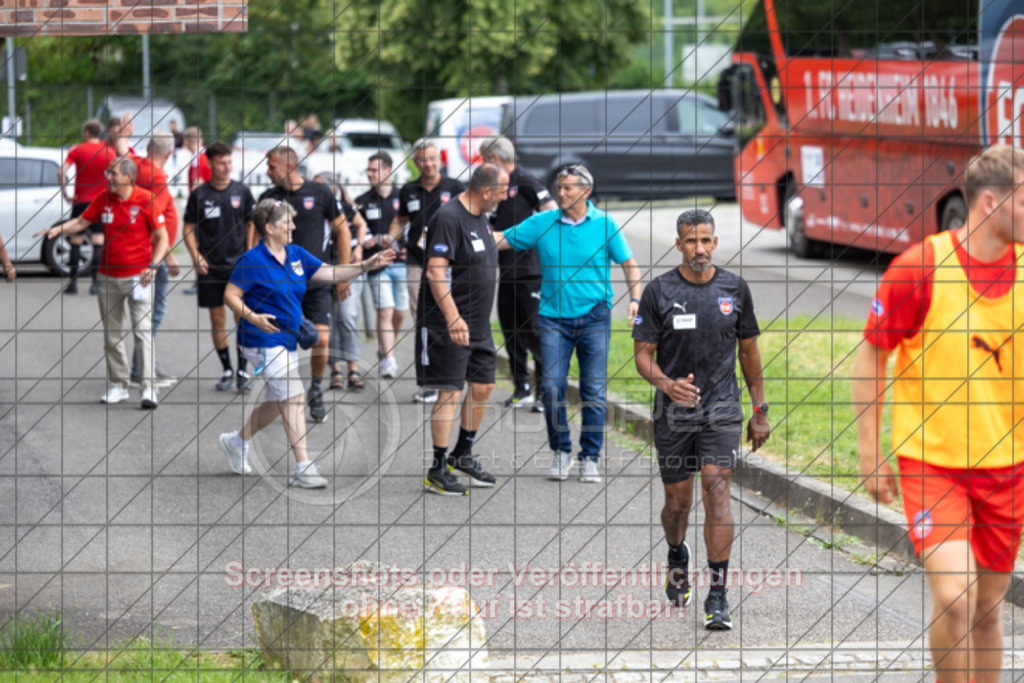 20250706_145424_0369 | #,TSG Salach (blau) vs. 1.FC Heidenheim (rot), Fußball, Freundschaftsspiel - WfV, Saison 2025/2026, Rasensportplatz, Staufenecker Str. 41, 73084 Salach, 06.07.2025 - 15:30 Uhr,Foto: PhotoPeet-Sportfotografie/Peter Harich