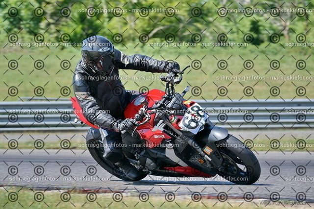 25bt04-0563 | markuskiefer.com - Realisiert mit Pictrs.com