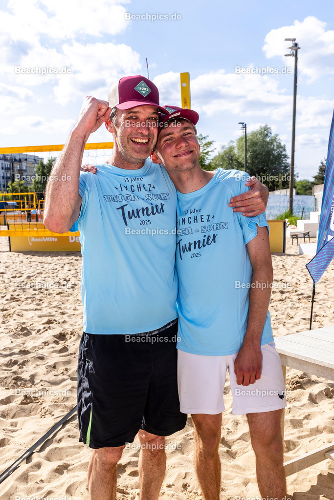 2025-200076129-Vater-Sohn-Turnier | Pinar Atalay, Bundeskanzler Friedrich Merz 29.05.2025; Berlin Foto: Gerold Rebsch - www.beachpics.de