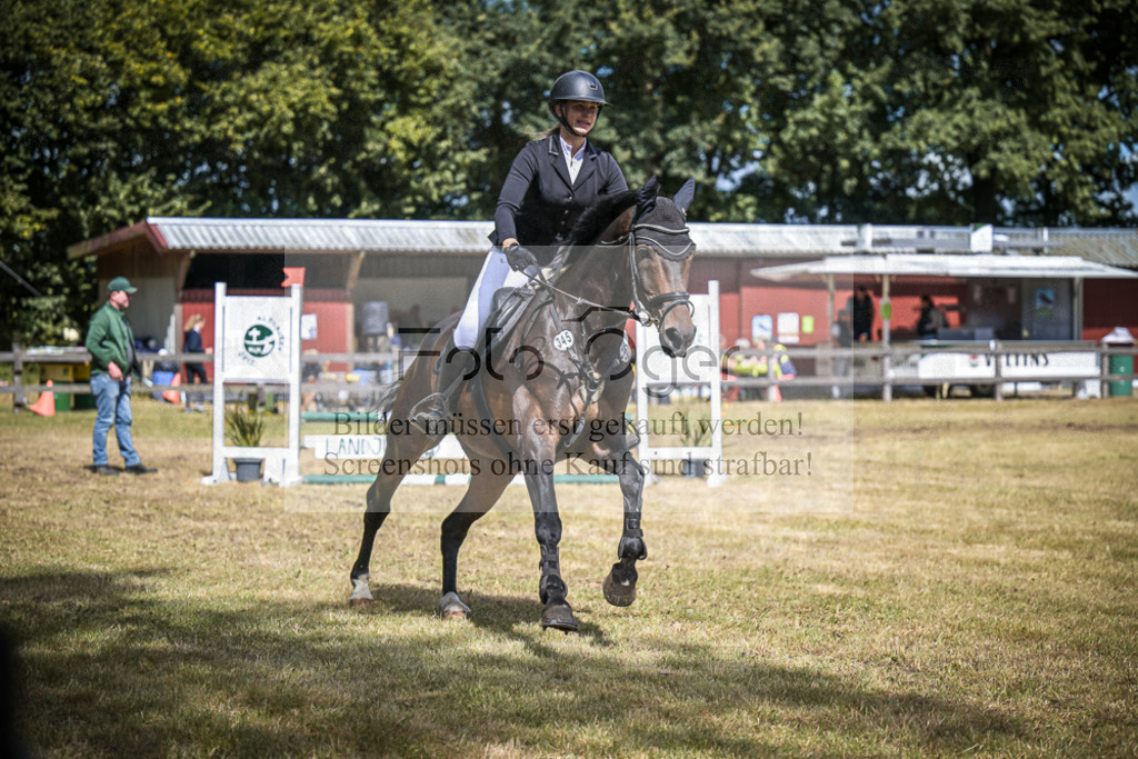 DOS_0554 | Entdecke hochwertige Reitturnierfotos von Foto Oger. Professionell, emotional und authentisch – jetzt Lieblingsmomente im Shop bestellen.Deutschlandweite Turnierfotografie. - Realisiert mit Pictrs.com