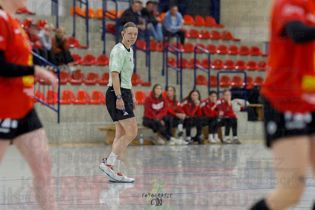 Frauen Regionalliga (HHV); HSG Wettenberg - TV Hüttenberg | Frauen Regionalliga (HHV); HSG Wettenberg - TV Hüttenberg am 06.12.2025 in Launsbach (Wettenberg) (Halle GS Launsbach (Wettenberg))Photo © 2025 - Jörg Heinrich - Realisiert mit Pictrs.com