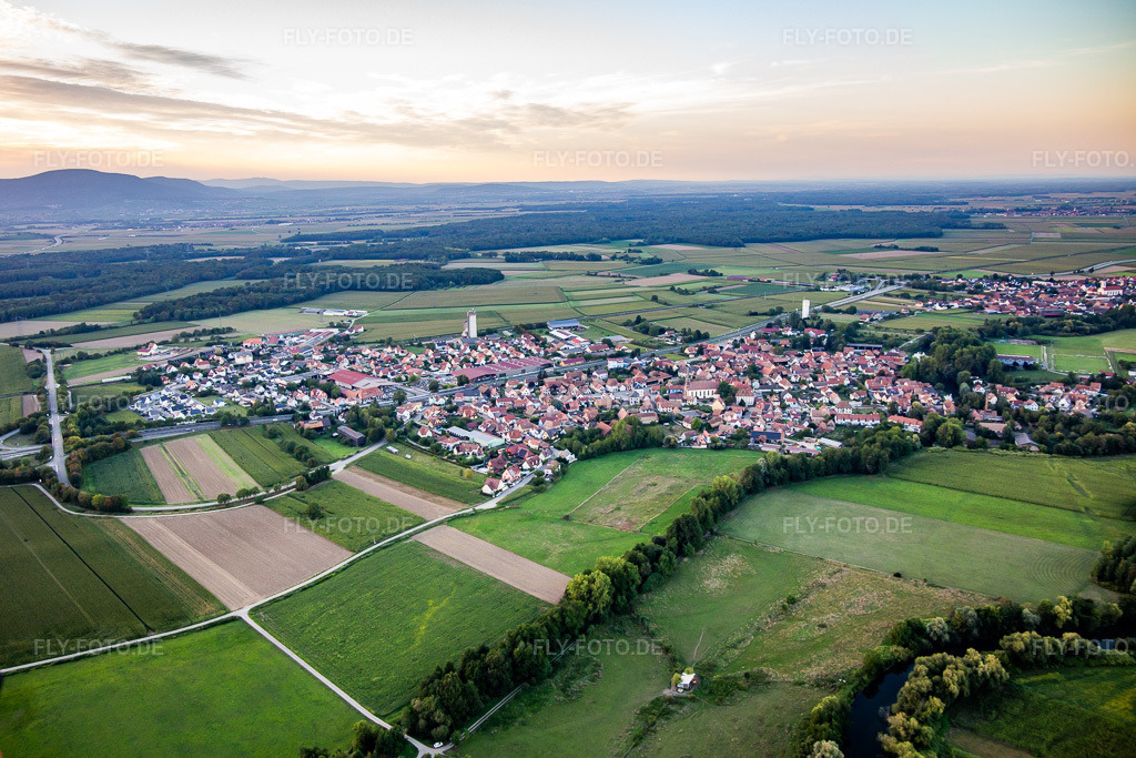 Luftbild: Ortsansicht von Süden in Kogenheim im Bundesland Bas-Rhin in Frankreich. Foto: IMG_137934.jpg vom 18.08.2023 durch Werner Riehm/FLY-FOTO.de