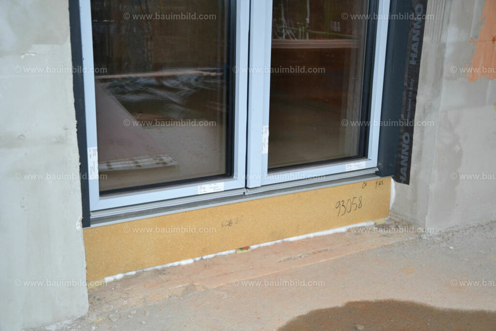 bib-lg14-fenster-0080 | Nach LV-Leistungsgruppen sortierte Detailfotos über den Bau eines Hauses. Alle Hausbau-Bilder direkt vom Urheber und Autor der Website Haus-Selber-Bauen.com