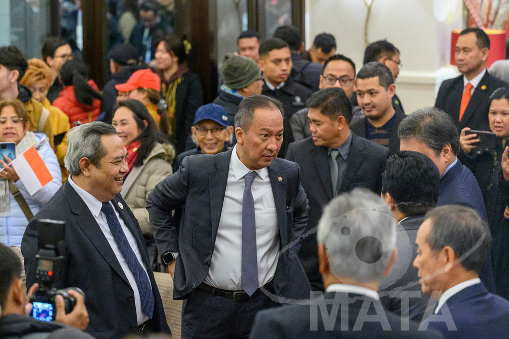 _DWA5552 | Welcoming Jokowi Widodo's arrival by the Indonesian people at Kastens Luisenhof Hotel in the context of the opening of Hannover Messe with Indonesia as Country Partner. Hannover, 15.04.2023 - Realisiert mit Pictrs.com