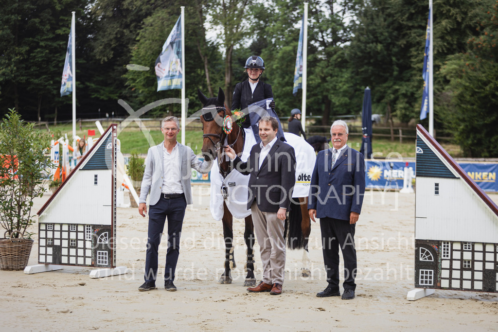 250713_BHO_M1-Spr-305 | Deine schönsten Turniermomente als professionelle Fotos! Entdecke hochwertige Pferdesport-Fotografie im Online-Shop. Jetzt Fotos finden & bestellen!