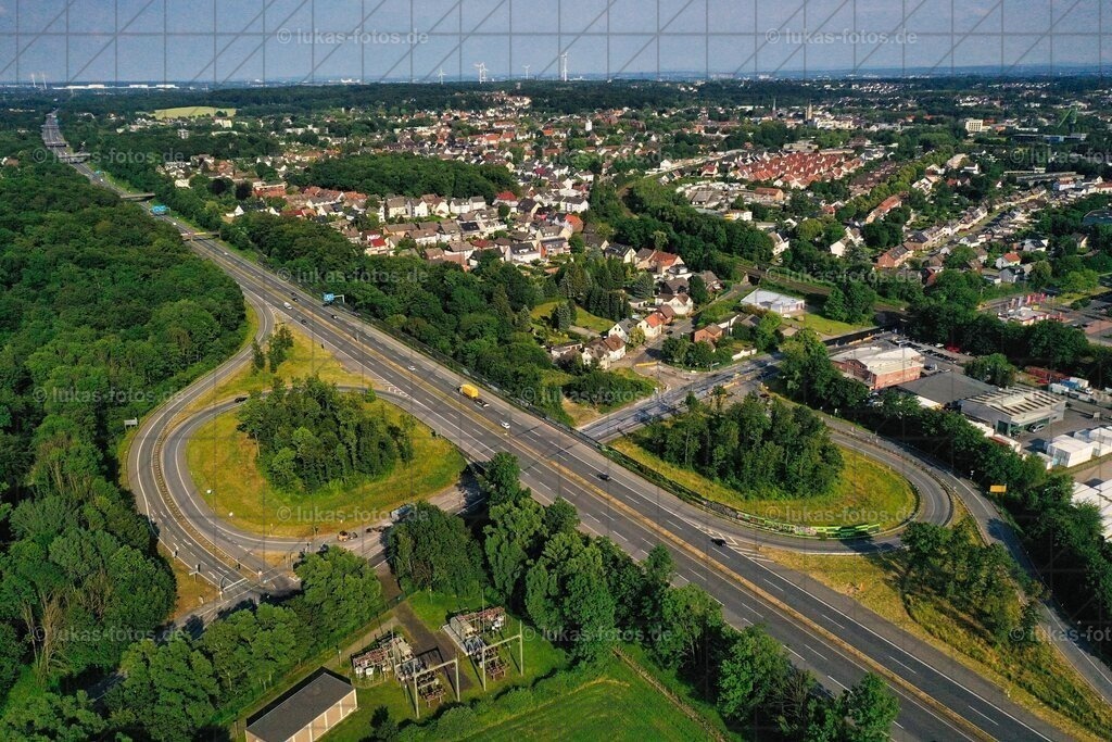2021-06-26 LUFT Autobahnabfahrt Bladenhorst Auffahrt A42 Foto Lukas 1 | Luftbild von der Autobahnabfahrt A42 Bladenhorst am Westring - Realisiert mit Pictrs.com