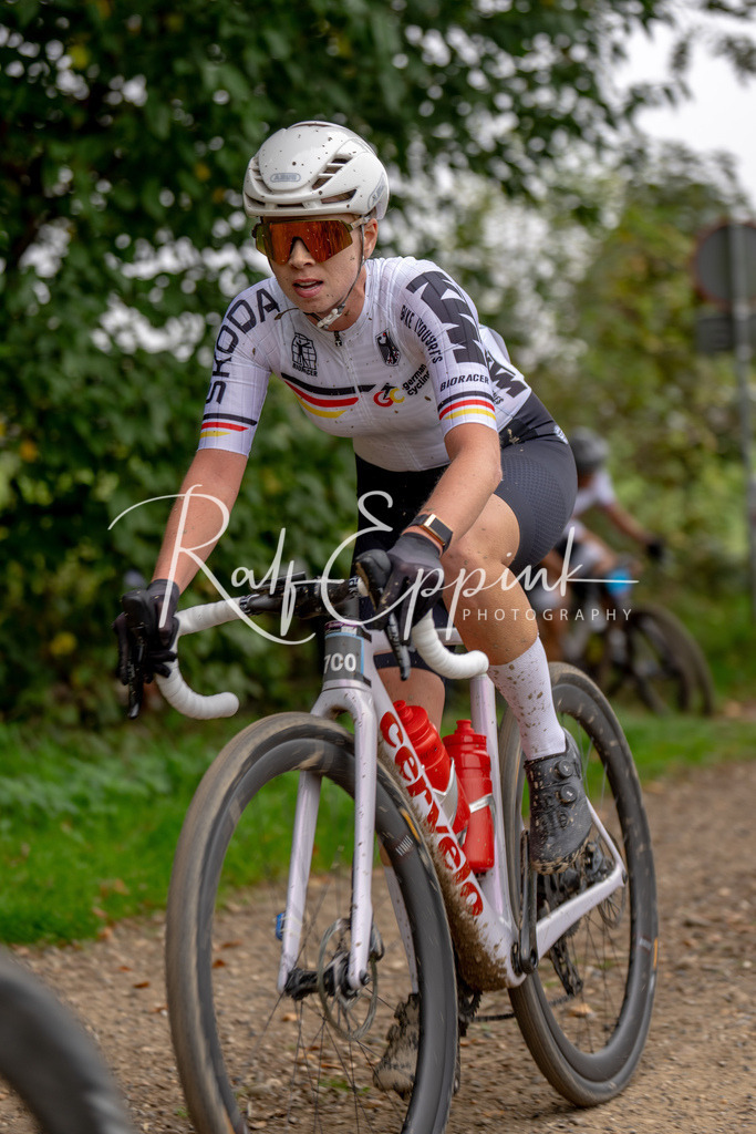 Ralf Eppink Photography 20251011_DSC01192 | Sportfotografie, Eventfotografie, Porträtfotografie, Radsport Fotograf, Triathlon Fotograf, Düsseldorf Fotograf, Köln Fotograf, Actionfotografie, Teamfotografie, Peoplefotografie, Business Portraits, Veranstaltungsfotografie, Reportagefotografie - Realisiert mit Pictrs.com