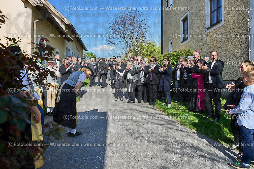 ALP6770_Hl-Requiem_Pfarrer Sinnhuber Roman | Hochzeitsfotograf mit dem Blick für´s Wesentliche, Firmung, Erstkommunion, Firmenfeiern, Sportfotoservice, Reproduktionen, Konzertfotografie, Pressefotografie, Luftbildfotografie, Innenarchitektur, Werbefotografie, Sponsoren-Livebildfotografie.