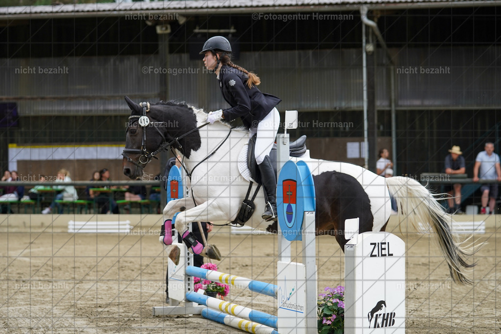 20240630-FAH01176 | Turnierbilder Schwabmünchen, Dressurbilder, Springreitturnier, Reitsportbilder, Turnierfotografen Bayern, Turnierfotograf