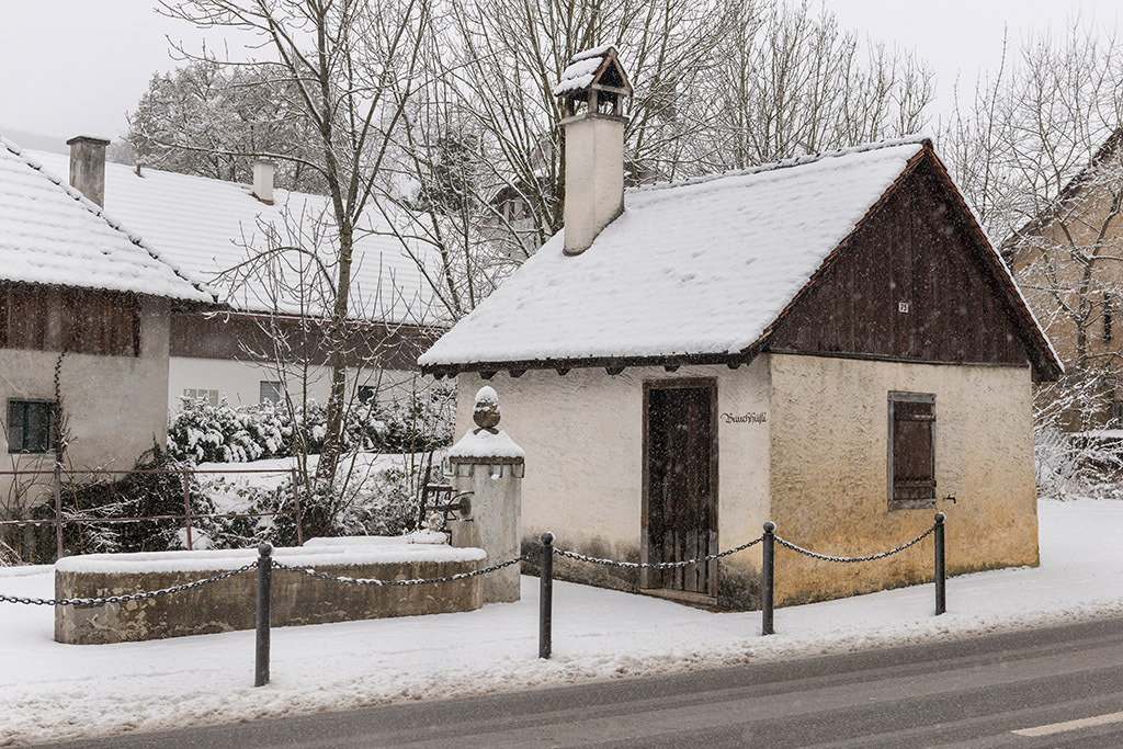Buuchhüsli | im Winter in Ziefen, Baselland, Schweiz. - Realisiert mit Pictrs.com
