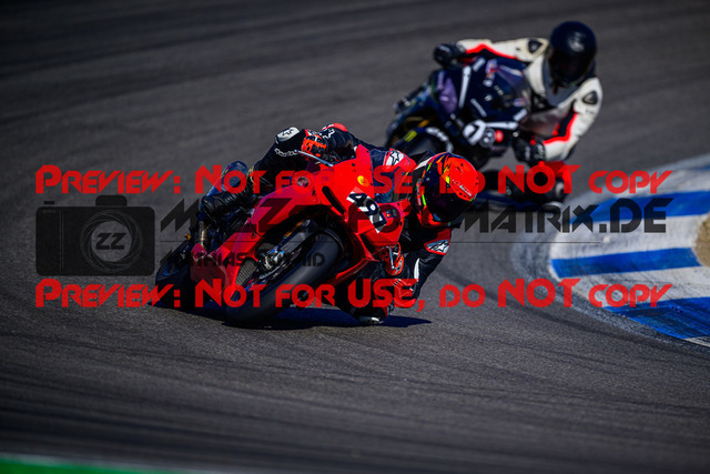 MaZZes_Fotomatrix_20250407_6007705_9229 | WEISS