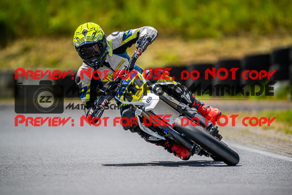 MaZZes_FotoMatrix_220528_1155 | Fotograf Mathias Schmid
Sportfotograf,
Eventfotograf,
Hochzeitsfotograf,
Portraitfotograf