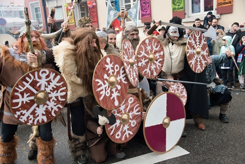 Fasnacht _24-220-RA | Fotoblog Schwarzwald, Foto Blog Wiesental, Pfaffenberg, Winterzauber, Zeller Bergland, Zell im Wiesental, Fotoblog Wiesental, Landschaftsfotos, Bilder Wiesental, Natur, Naturbilder, Fastnacht, Zeller Fastnacht, Zeller Fasnacht, Zeller Bergland, Belchen, - Realisiert mit Pictrs.com