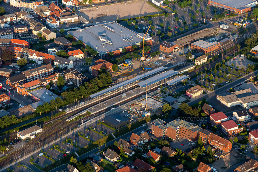 Luftbild: Gleisverlauf und Bahnhofsgebäude der Deutschen Bahn im Ortsteil Coesfeld-Stadt in Coesfeld im Bundesland Nordrhein-Westfalen in Deutschland. Foto: IMG_008093.jpg vom 13.07.2020 durch Werner Riehm/FLY-FOTO.de