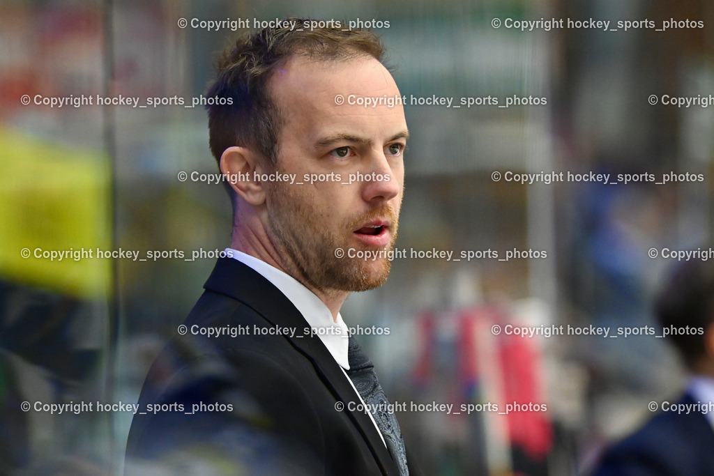 EC IDM Wärmepumpen VSV vs. Pioneers Vorarlberg 11.10.2024 | Headcoach PIONEERS VORARLBERG STANLEY DYLAN, EC IDM Wärmepumpen VSV vs. Pioneers Vorarlberg 11.10.2024, EC IDM Wärmepumpen VSV vs. Pioneers Vorarlberg am 11.10.2024 in Villach (Stadthalle Villach), Austria, (Photo by Bernd Stefan)