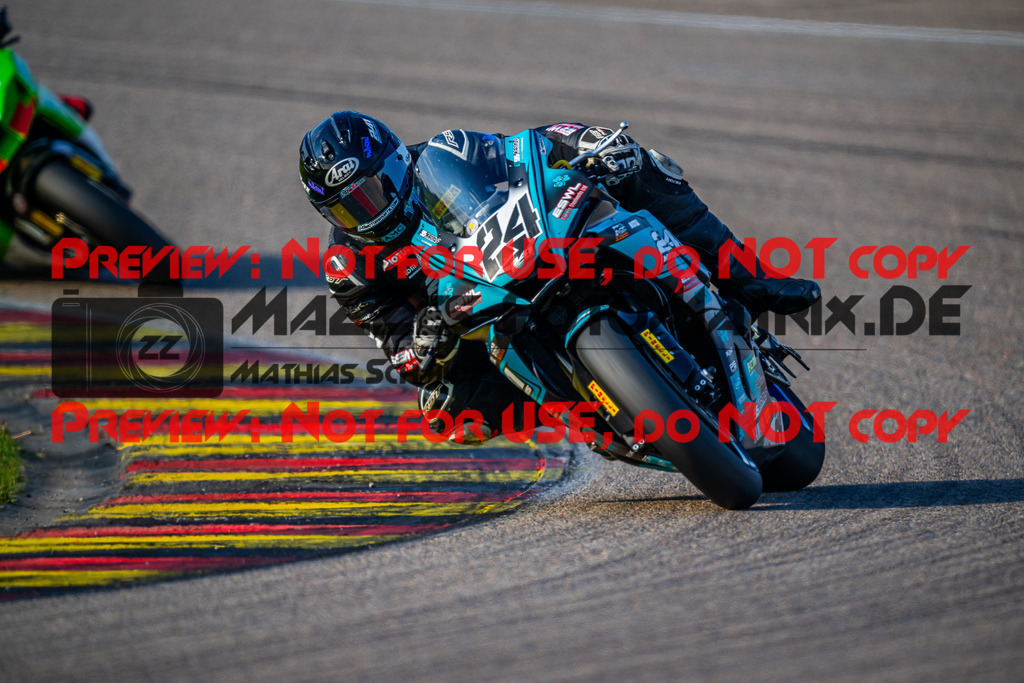 MaZZes_FotoMatrix_240504_6007705_6128 | STK1000