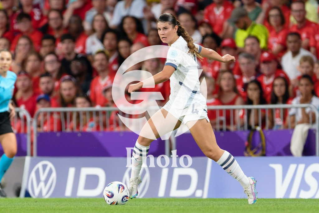 Spain v Switzerland - UEFA Women's EURO 2025 Quarter-Final | BERN, SWITZERLAND - JULY 18: Noemi Ivelj of Switzerland controls the ball  during the UEFA Women's EURO 2025 Quarter-Final match between Spain v Switzerland at Stadion Wankdorf on July 18, 2025 in Bern, Switzerland. (Photo by Giuseppe Velletri/Sports Press Photo/Getty Images)