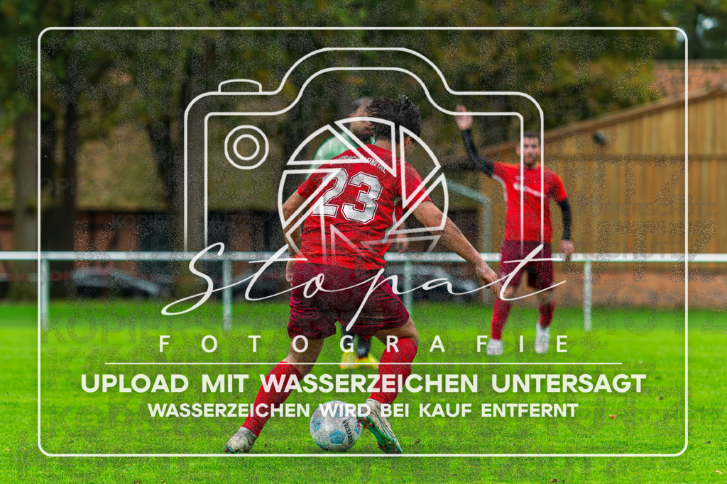 FSFSLEN-1027 | Baris Cifci (Eintracht Leinetal 4 #23) beim Herren 3. Kreisklasse HK Spiel zwischen FG Fulde-Stellichte 2 und Eintracht Leinetal 4 im Fulder Zentralstadion, Fulde (Simon Paul Stopat) - Realisiert mit Pictrs.com