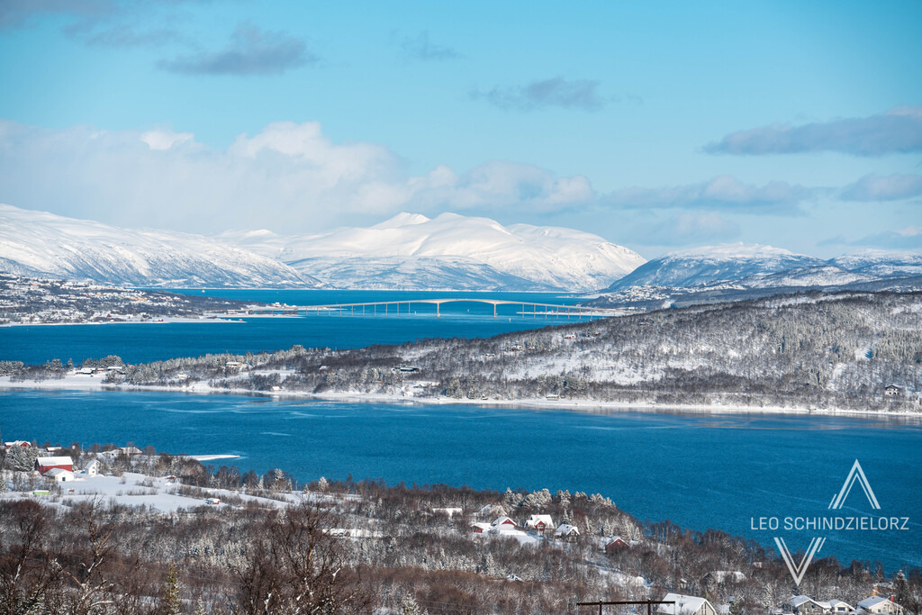 Fotografie_Leo_Schindzielorz_NO_Winter_Tromso_Botnfjellet_20230322_A7400020_org | Atmosphärische Landschaftsbilder & Drohnenaufnahmen aus dem Allgäu, Tirol, Südtirol & der Schweiz – ideal für Leinwanddrucke & zur stilvollen Raumgestaltung. - Realisiert mit Pictrs.com