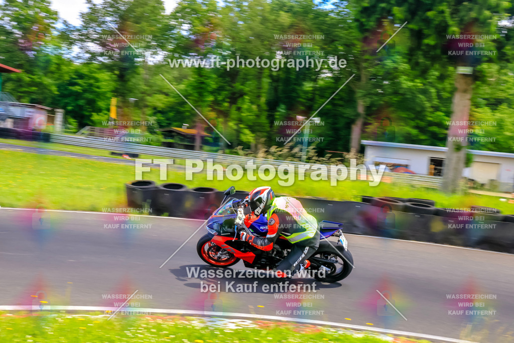 VBK-8166 | Hier findet Ihr Bilder von Touristenfahrten auf der Nürburgring Nordschleife oder von anderen Veranstaltungen die ich besucht habe. Viel Spass beim Durch Schauen 