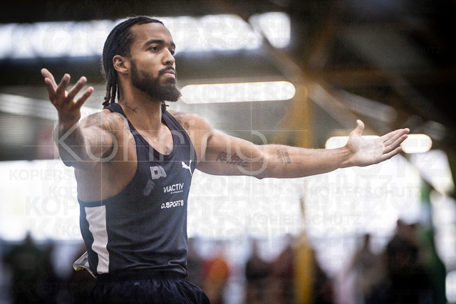 Deutsche Leichtathletik-Hallenmeisterschaften; Dortmund, 28.02.2026 | Bo Kanda Lita Baehre (Düsseldorf Athletics, 338) freut sich über den Meistertitel im Stabhochsprung; Deutsche Leichtathletik-Hallenmeisterschaften am 28.02.2026 in der Helmut-Körnig-Halle in Dortmund. 