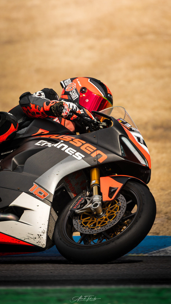 Ducati Trackday Hockenheimring 2026 | Entdecken Sie die faszinierende Welt von Alexander Tschuncky Arts: Kreative Fotografie, atemberaubende Automobilkunst und hochwertiger Bilderdruck. Lassen Sie sich inspirieren! - Realisiert mit Pictrs.com