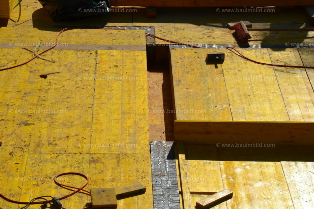 bib-lg04-betonarbeiten-0256 | Nach LV-Leistungsgruppen sortierte Detailfotos über den Bau eines Hauses. Alle Hausbau-Bilder direkt vom Urheber und Autor der Website Haus-Selber-Bauen.com