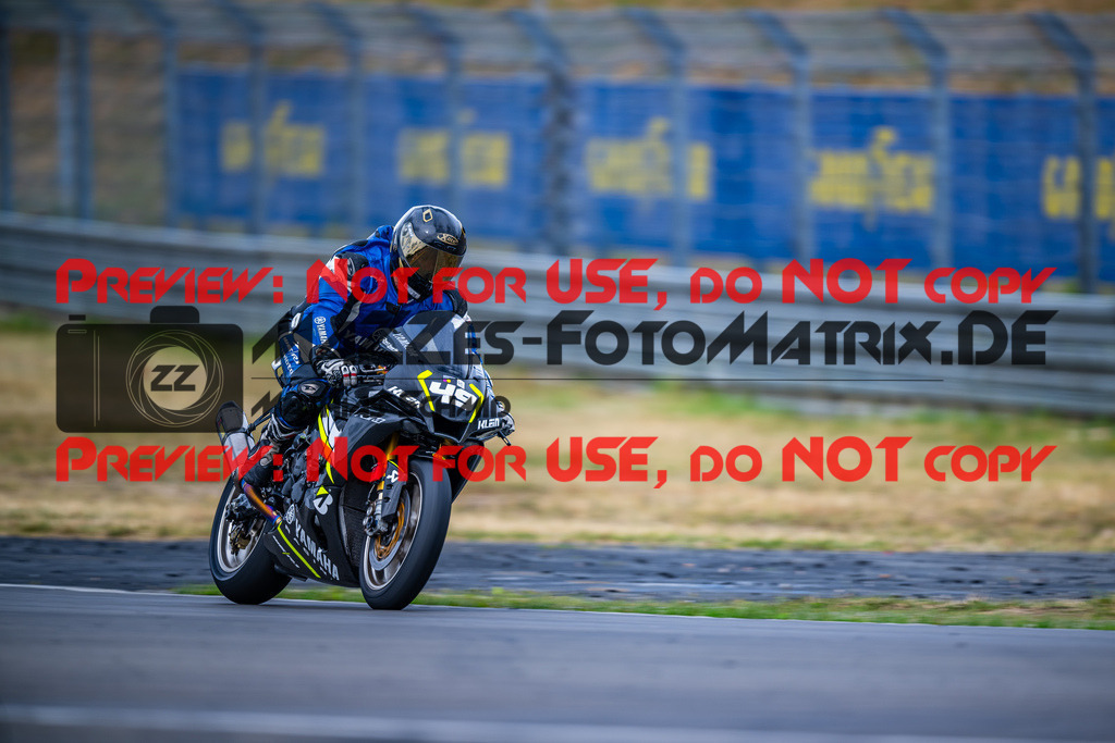 MaZZes_FotoMatrix_230719_326 | WEISS