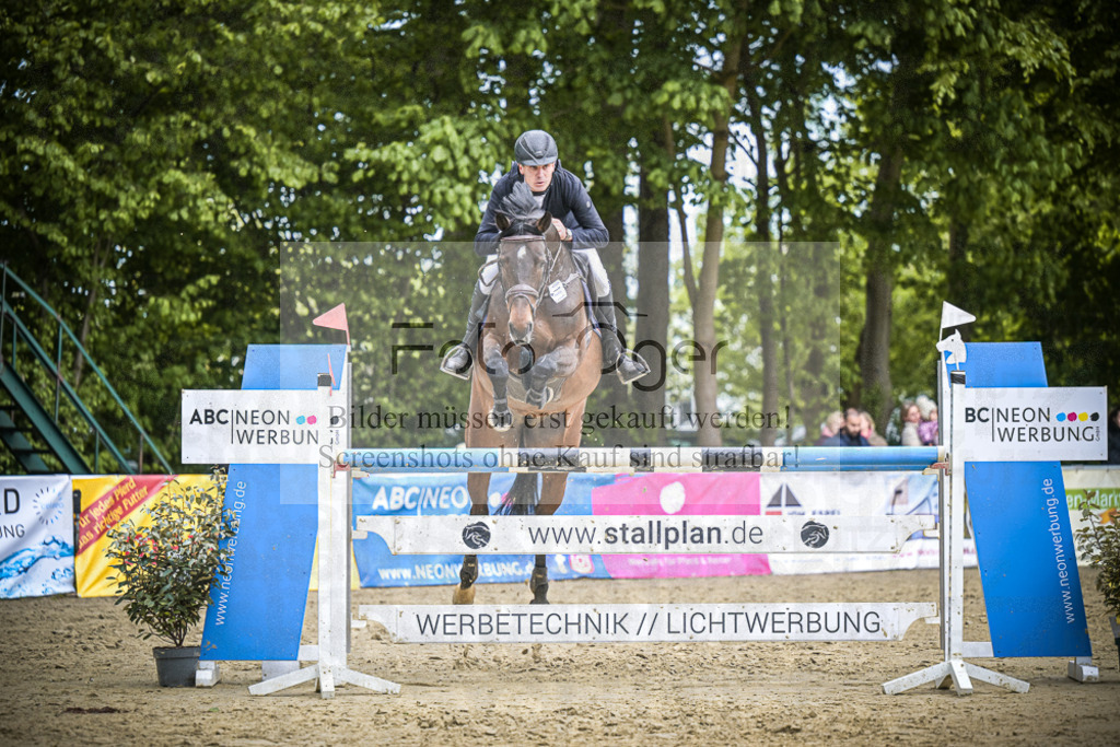 DOS_0750 | Entdecke hochwertige Reitturnierfotos von Foto Oger. Professionell, emotional und authentisch – jetzt Lieblingsmomente im Shop bestellen.Deutschlandweite Turnierfotografie. - Realisiert mit Pictrs.com