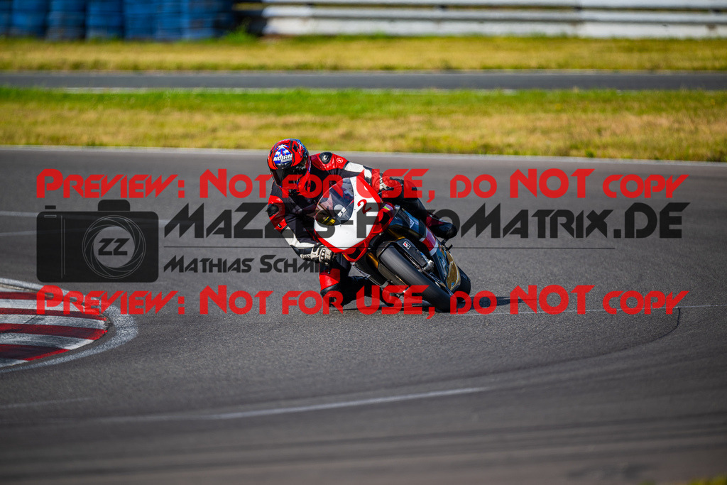 MaZZes_FotoMatrix_240724_6007705_2-688 | ROT