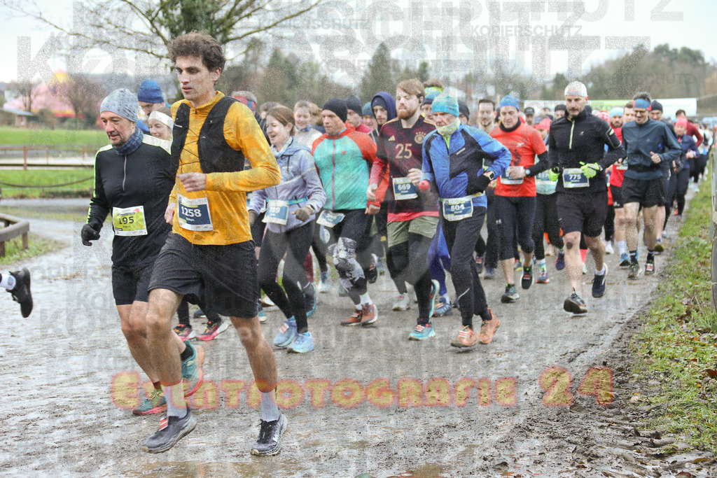 241208_0926_EX1_3717 | Sportfotografie im Rhein-Sieg Kreis, Köln, Bonn, NRW, Rheinland Pfalz, Hessen, etc. Unser Tätigkeitsfeld umfasst den Laufsport vom Volkslauf über den Marathon, Duathlon, Triathon bis zum Ultralauf wie Kölnpfad Ultra oder Schindertrail.