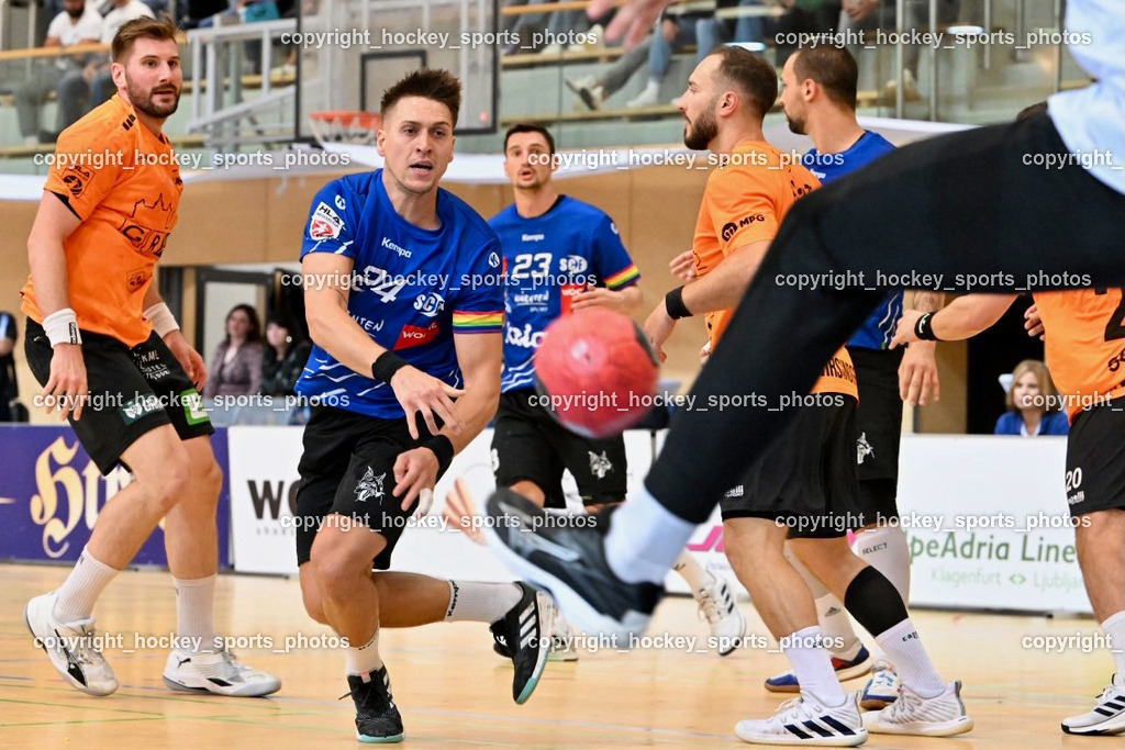 SC Ferlach vs. HSG Holding Graz 23.9.2023 | #29 Schweighofer Lukas Holding Graz, #24 JOVANOVIC Mladan SC Ferlach, SC Ferlach vs. HSG Holding Graz 23.9.2023, SC Ferlach vs. HSG Holding Graz am 23.09.2023 in Bleiburg (Ballspielhalle Ferlach), Austria, (Photo by Bernd Stefan)