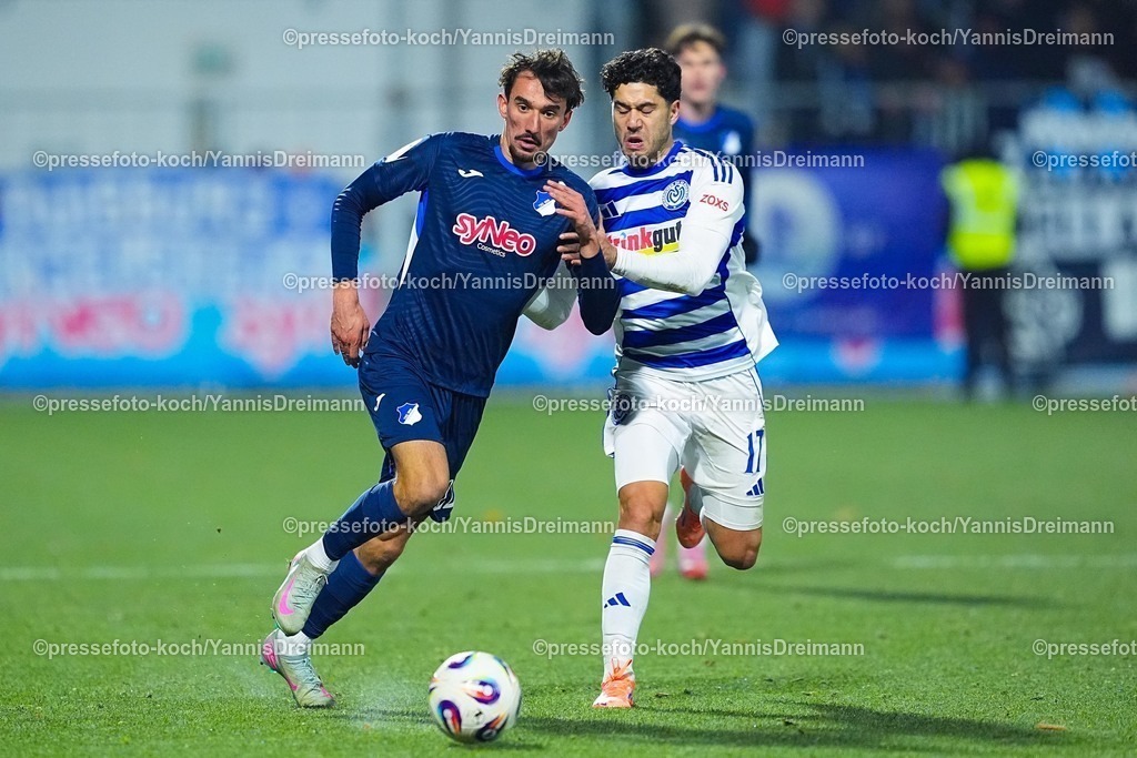 xYDRx21112501135 | 21.11.2025, xydrx, Fußball, 3.Liga, TSG 1899 Hoffenheim II - MSV Duisburg, Saison 2025 2026, Dietmar-Hopp-Stadion:     Arian Llugiqi (TSG 1899 Hoffenheim II #22) im Zweikampf gegen Mert Goeckan (MSV Duisburg #17) DFB regulations prohibit any use of photographs as image sequences and or quasi-video.