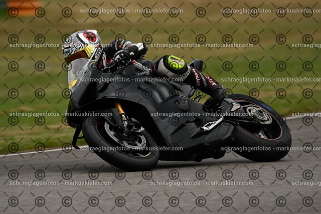 25bt02-1665 | markuskiefer.com - Realisiert mit Pictrs.com