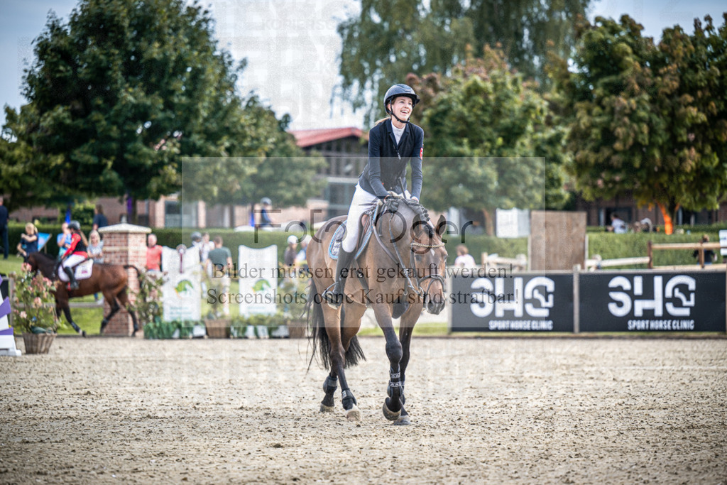 DOS_3394 | Entdecke hochwertige Reitturnierfotos von Foto Oger. Professionell, emotional und authentisch – jetzt Lieblingsmomente im Shop bestellen.Deutschlandweite Turnierfotografie. - Realisiert mit Pictrs.com