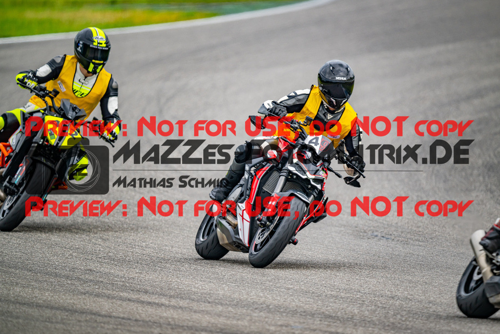 MaZZes_FotoMatrix_240701_6007705_7386 | INST