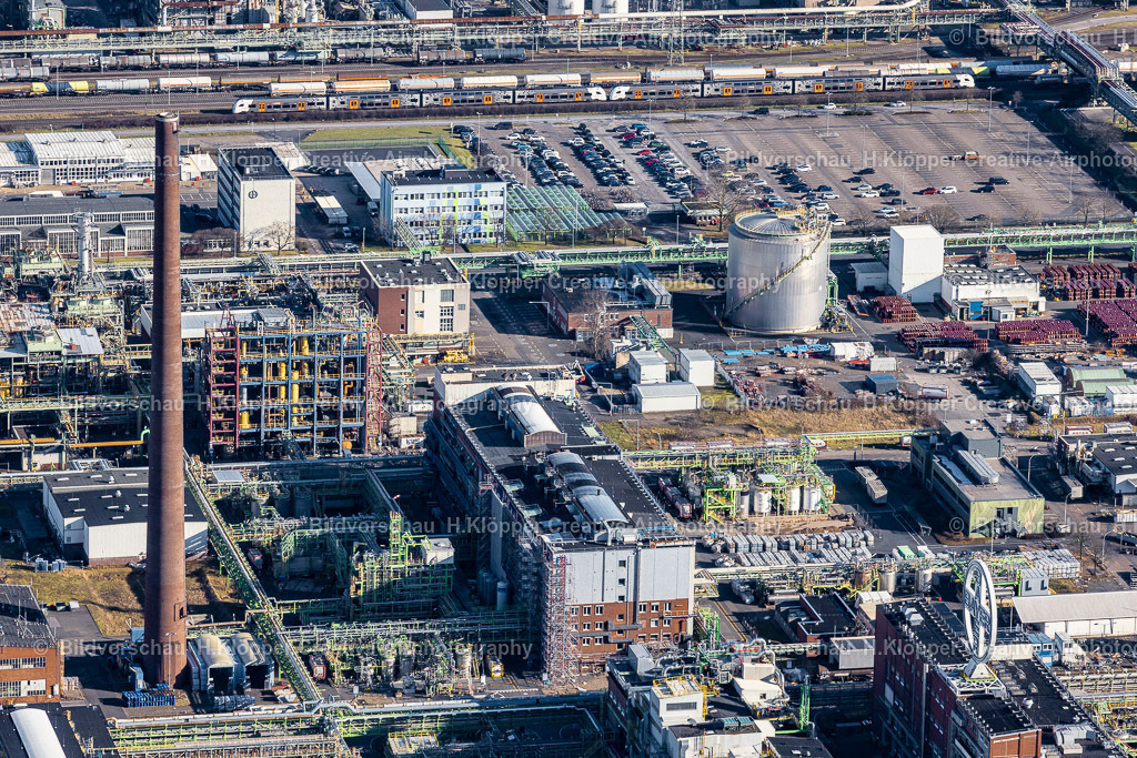 Luftbilder Dormagen -6795 | Technische Anlagen im Industriegebiet Chempark Dormagen im Ortsteil Chorweiler in Köln im Bundesland Nordrhein-Westfalen. Der Produktionsschwerpunkt des Standorts liegt auf der Entwicklung und Herstellung von Pflanzenschutzmitteln, Polymeren, Kunststoffen und Kautschuken - Realisiert mit Pictrs.com