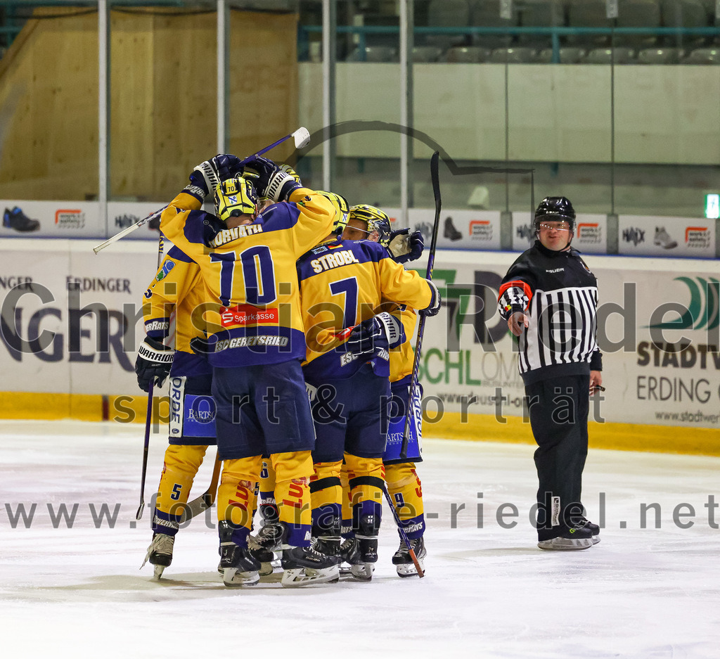 2022-10-30_117_TSV_Erding_gegen_ESC_Riverrats_Geretsried | Erding, Deutschland, 30.10.2022:
Eishockey, Bayernliga 2022 / 2023, 9. Spieltag, TSV Erding gegen ESC Riverrats Geretsried, Endergebnis: 3:5

Jubel nach dem 2:2
Ondrej Horváth (ESC Riverrats Geretsried, #70), Florian Strobl (ESC Riverrats Geretsried, #7)


Foto: Christian Riedel / fotografie-riedel.net