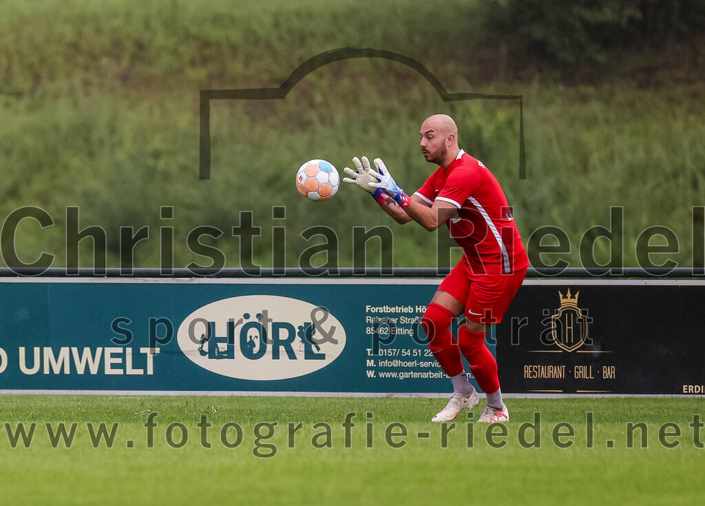 2023-08-05_037_FC_Langengeisling_gegen_SVN_Muenchen | Erding, Deutschland, 05.08.2023:
Fußball, Bezirksliga Oberbayern Ost 2023 / 2024, 2. Spieltag, FC Langengeisling gegen SVN München, Endergebnis: 1:3

Torwart Niklas Leitermann (SVN München, #1)

Foto: Christian Riedel / fotografie-riedel.net