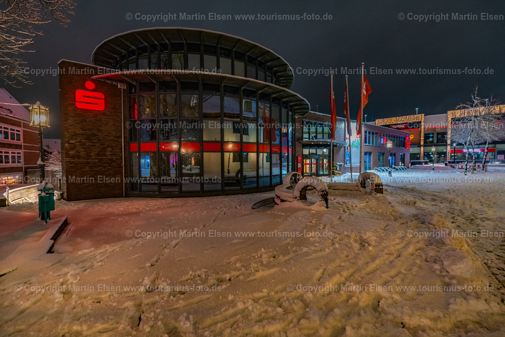 Stade Pferdemarkt Sparkasse_Schnee_ELS_7373150221 | Fotos aus den Touristenorten aus Norddeutschland. - Realisiert mit Pictrs.com