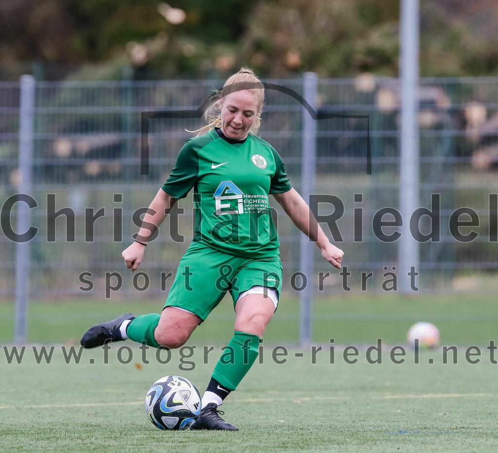 2023-11-19_059_FC_Langengeisling_gegen_FC_Forstern_II | Erding, Deutschland, 19.11.2023:
Fußball, Bezirksoberliga 2023 / 2024, 12. Spieltag, FC Langengeisling gegen FC Forstern II, Endergebnis: 3:0

Rosa Knauer (FC Forstern, #4)

Foto: Christian Riedel / fotografie-riedel.net