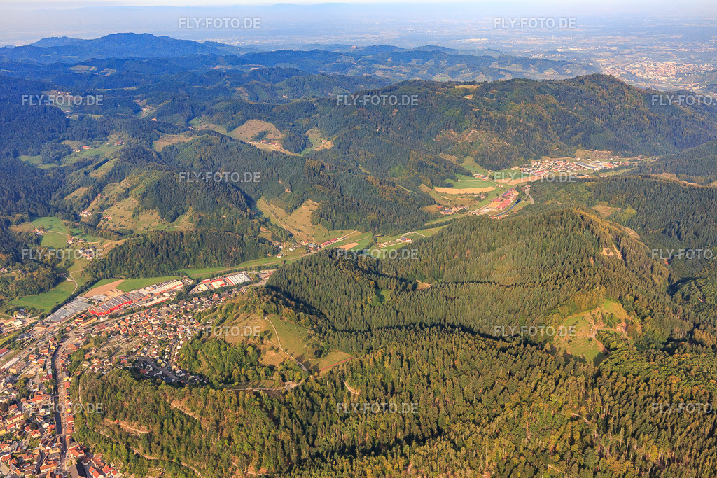 Ortsübersicht im Renchtal aus Osten | Luftbild: Ortsübersicht im Renchtal aus Osten in Oppenau im Bundesland Baden-Württemberg in Deutschland. Foto: IMG_008861.jpg vom 20.09.2020 durch Werner Riehm/FLY-FOTO.de - Realisiert mit Pictrs.com