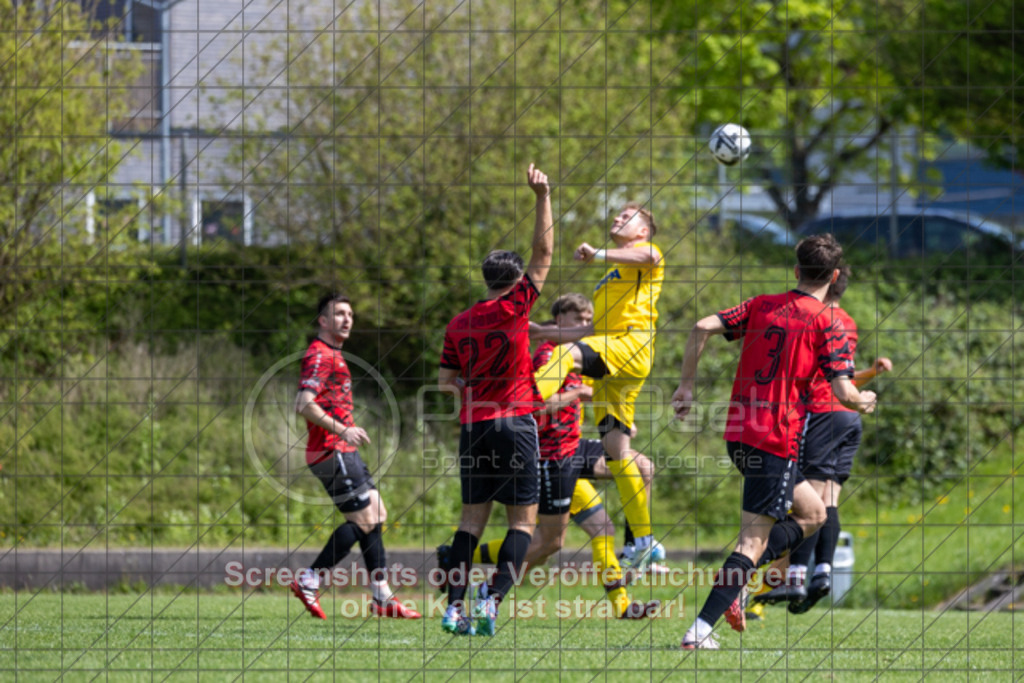 20250427_150644_0147 | #,TSV Bad Boll (rot) vs. SV Waldhausen (gelb), Fussball, Landesliga 2 - wfv, 24. Spieltag, Saison 2024/2025, Rasenplatz, Erlengarten 37, 73087 Bad Boll, 27.04.2025 - 15:00 Uhr,Foto: PhotoPeet-Sportfotografie/Peter Harich
